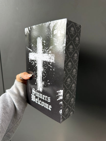 Sinners Welcome Omnibus - Samantha Barrett - Signed Bookplate & Sprayed Edge